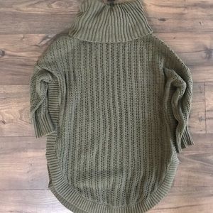 Express circle hem turtleneck